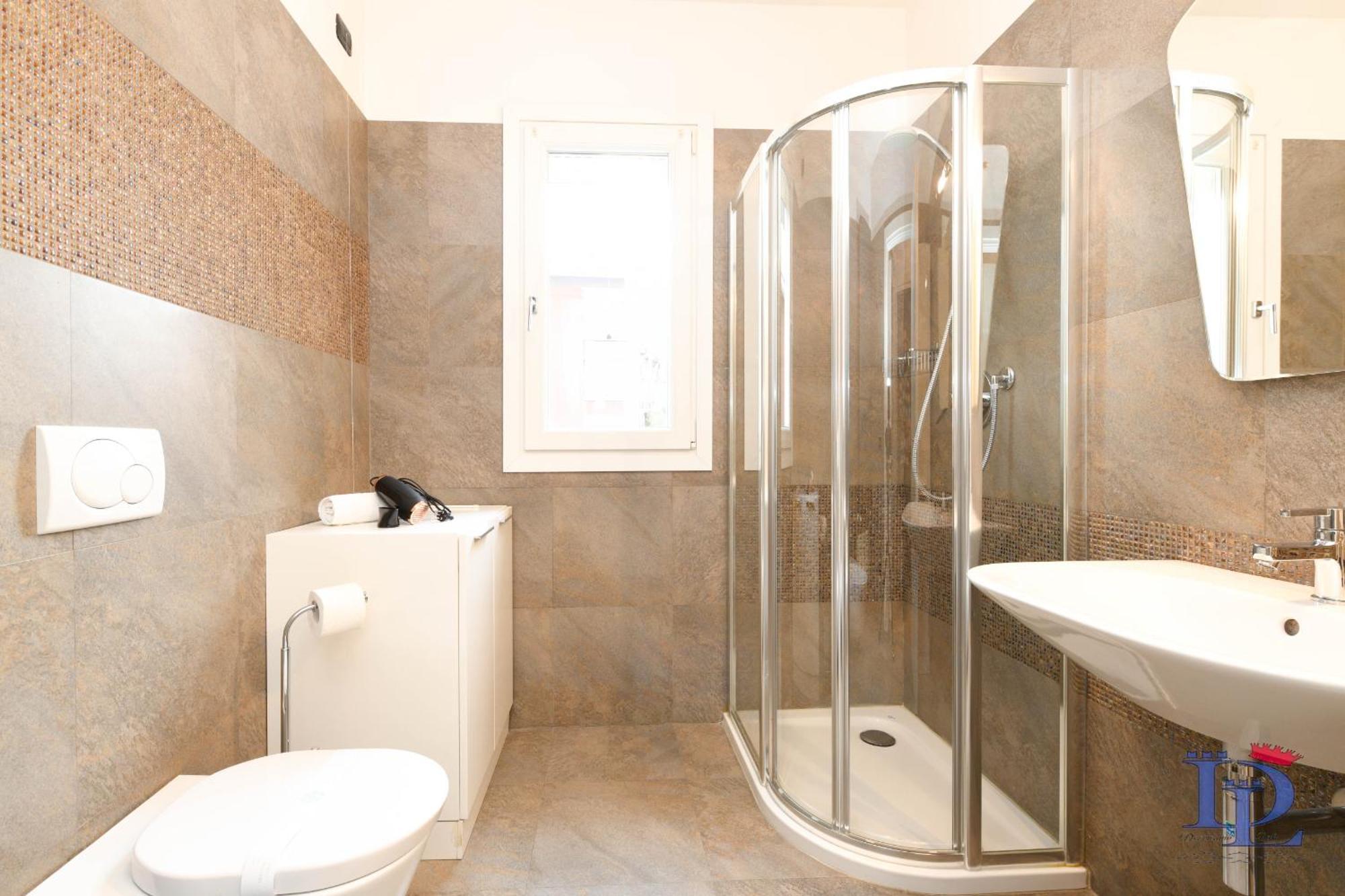 Desenzanoloft Official Partner Marriott Homes & Villas -The Wind Rose Renovation 2025 Desenzano del Garda Exterior foto